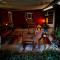 Delightful Patio Retreat with Pool Table in South KC - كانساس سيتي