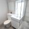 Luxurious 3-BR Contractor Stay, Holidays, Races, long stays, FREE Unlimited Wi-Fi, Parking