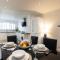 Luxurious 3-BR Contractor Stay, Holidays, Races, long stays, FREE Unlimited Wi-Fi, Parking