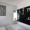 Luxurious 3-BR Contractor Stay, Holidays, Races, long stays, FREE Unlimited Wi-Fi, Parking