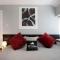Luxurious 3-BR Contractor Stay, Holidays, Races, long stays, FREE Unlimited Wi-Fi, Parking