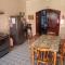 Casa Rosa de Peruíbe - Casa de Temporada 3 dormitórios, 10 hóspedes, piscina, wi-fi, netflix, 800 metros da praia