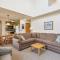 Highridge J3 Family-Friendly 2BR with Whirlpool Tub, Fireplace, and Sports Center