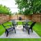 Luxury Stylish Home, Walk to Falls, Fire Pit&More