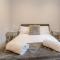 Pass the Keys 5A One Bedroom Modern Town Centre Apartment