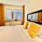 Gold 5 fast WiFi 1 Gbs big 85TV Netflix HBO Disney+
