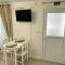 Modern Minimalist Studio with Essential Comfort - 丰沙尔