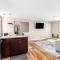 New! Comfy & Cozy Private Flat in Roseville