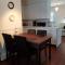 Logement avec stationnement tennis et piscine