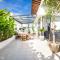 Chic 2br Villas, Brawah, 300m To Coastal Bliss