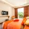 Dreamy 5br Haven, 200m To Berawa's Blissful Beach - Чангу
