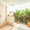 Dreamy 5br Haven, 200m To Berawa's Blissful Beach - Чангу