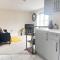 Brand New 1 Bed Apartment, 5min Drive to Racing & Main Strip, with Electric Parking Bay & Terrace LONG STAY WORK CONTRACTOR LEISURE - CITRINE