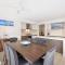 Luxe By The Marina - Hamptons Chic at Hervey Bay