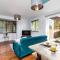 3 Bedroom House Ashford, Kent - Free Parking - Free WiFi - Big Monthly Discounts - Sleeps 5 - Elite Stays UK