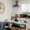 Bv Charming 2-Bedroom Apartment by Kirkstall Shopping Centre, Free Parking - 利兹