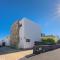 Camelot Holiday Homes by LIVVO