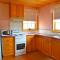 "Grand Ole Topiary" Cottage Accommodation Railton