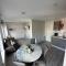 Westland Suites - Stylish, Modern, Elegant, Central Apartments A - Derry