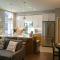 Bright Modern Stylish Condo in heart of Downtown (Center)