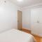 Bohemian Inspired 2 Bedroom Inspired Condo with Fast WIFI Near BGC - Manila