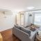 Small dog friendly 4-49 Bonito St - air con & Wi-Fi