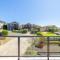 Small dog friendly 4-49 Bonito St - air con & Wi-Fi