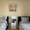 Spacious,comfy house,less than 15 mins to Niagara Falls - Thorold