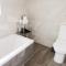 Modern 3BR Apartment with Balcony - Close to Limestone Heritage Park