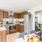 Park view house, sleeps 5 or 6 suitable for contractors and families - Kibworth Harcourt