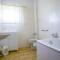 Grande casa con giardino e box auto, 3 camere e 3 bagni