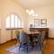Grande casa con giardino e box auto, 3 camere e 3 bagni
