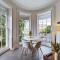 Belle Vue Stylish Town Centre Apartment with Private Parking