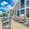 Low Tide Too-Stunning Oceanfront Home