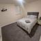 2 large bedroom apartment- WIFI & Parking - Fleetwood