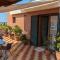 Venus - Cozy APT with Terrace - فلوره
