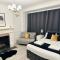 Lovely 4 Bedroom House with 2 Bathroom, Garden and Private Parking