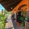 A few steps from the beach with community pool