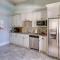 Jekyll Island Home with Pool Access and Ocean Views - Джекілл-Айленд