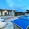 Luxurious Home with BBQ, Hot Tub, Heated Pool & Wifi - L36 - Miami