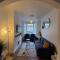 Central Manchester Modern Cosy Home 2 Bed 2 Baths