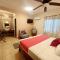 El Roble Hotel