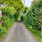 Modern cosy apartment walking distance to many cove beaches and coast path walks as well as the famous Helford river