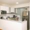 3BR 2Bths Exclusive apartment King Bed Suite with balcony and private parking - Lima