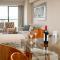 3BR 2Bths Exclusive apartment King Bed Suite with balcony and private parking - Lima