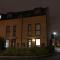 Modern house in City Centre with private parking and gated property