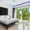 The Fairways Villas - 5 bedrooms & bathroom for up to 14 guests 7kms to Patong