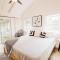 BOHO New Construction: On Golf Course/views/Hot tub AC walk to market and beach