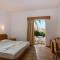Lambis Studios & Apartments