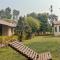 Hotel Tharu Garden And Beer Bar - Chitwan